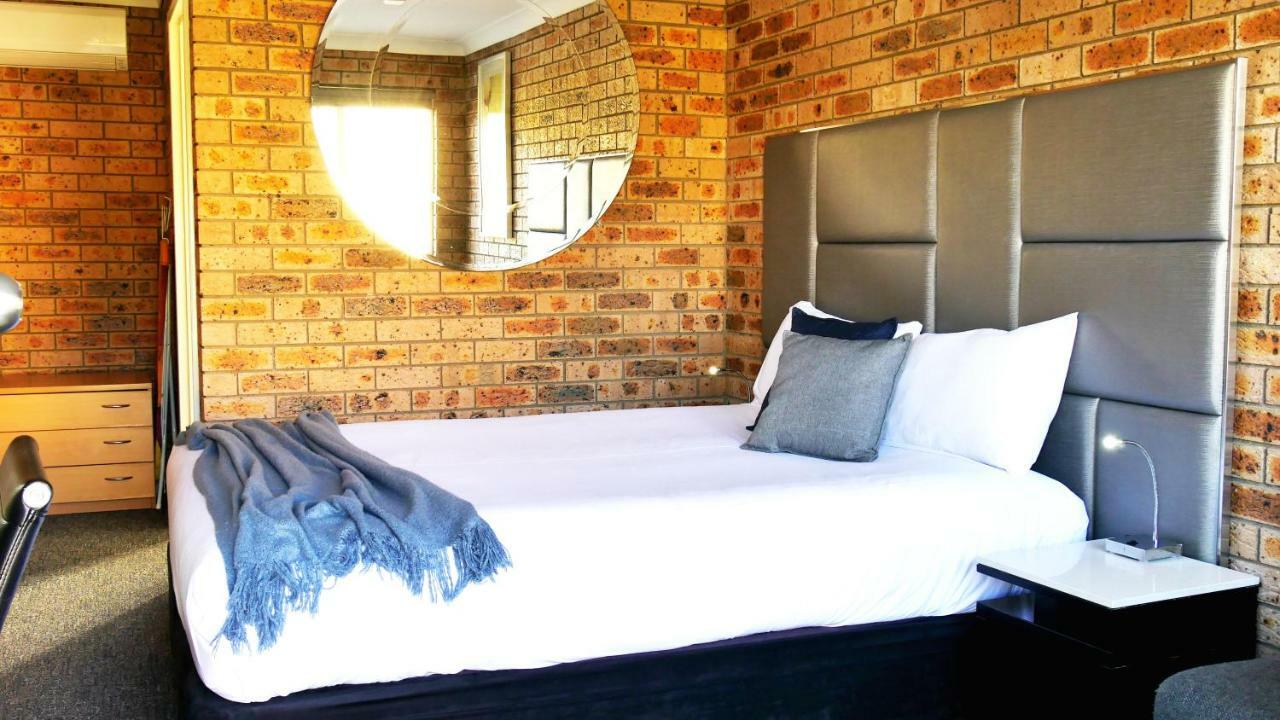Country Capital Motel Tamworth Exteriör bild